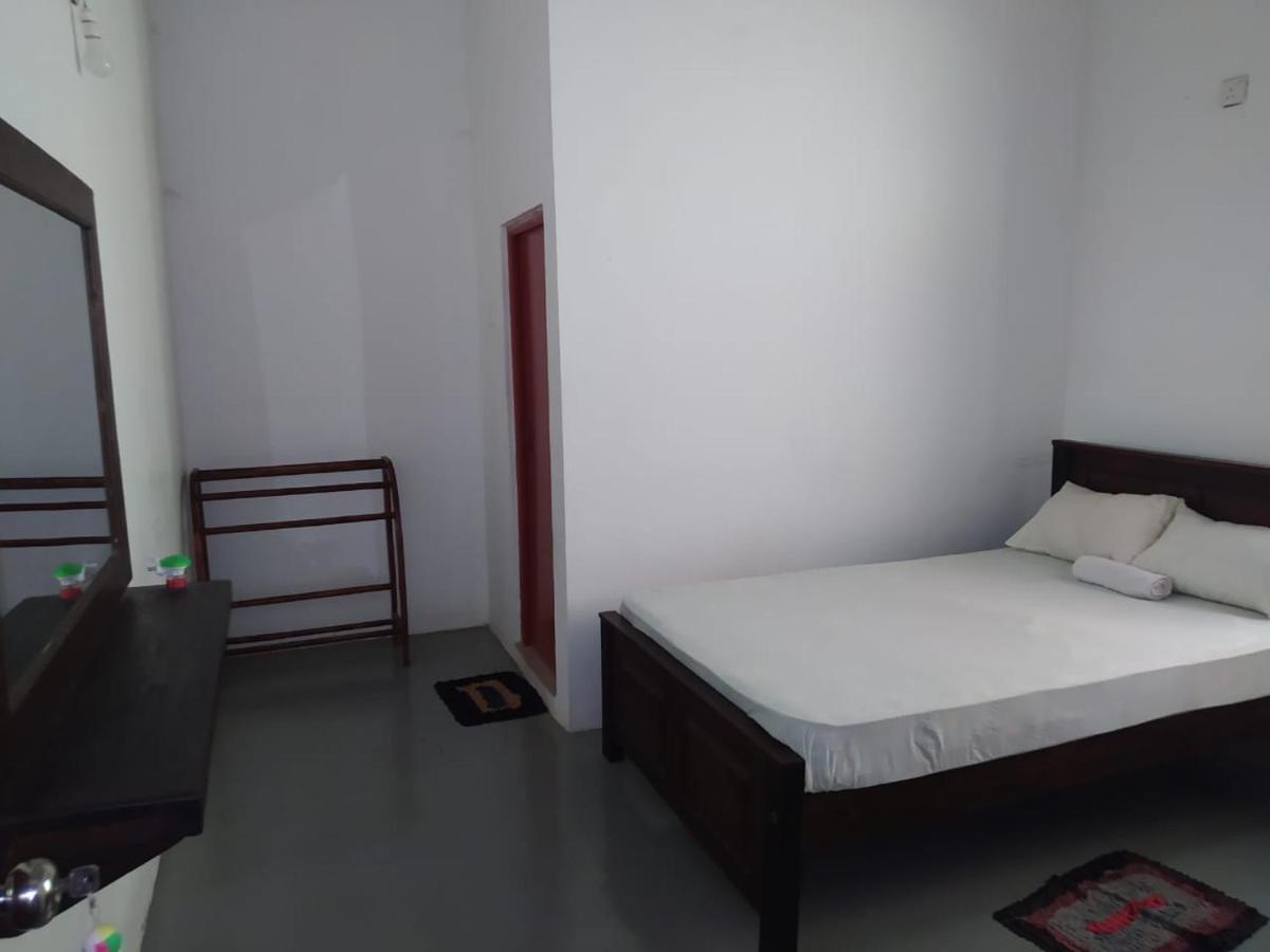 Kingdom Palace Hotel Anuradhapura Buitenkant foto